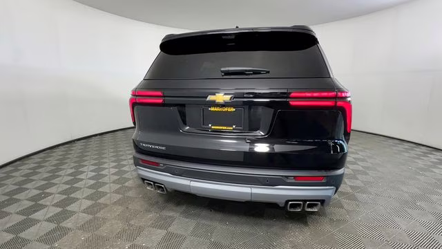2026 Mosaic Black Metallic Chevrolet Traverse LT FWD SUV
