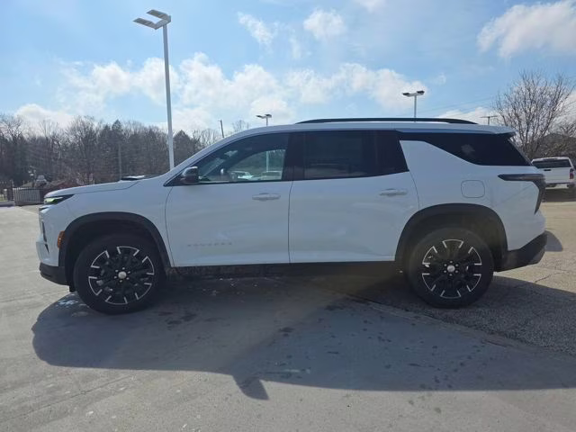 2026 Summit White Chevrolet Traverse LT FWD SUV