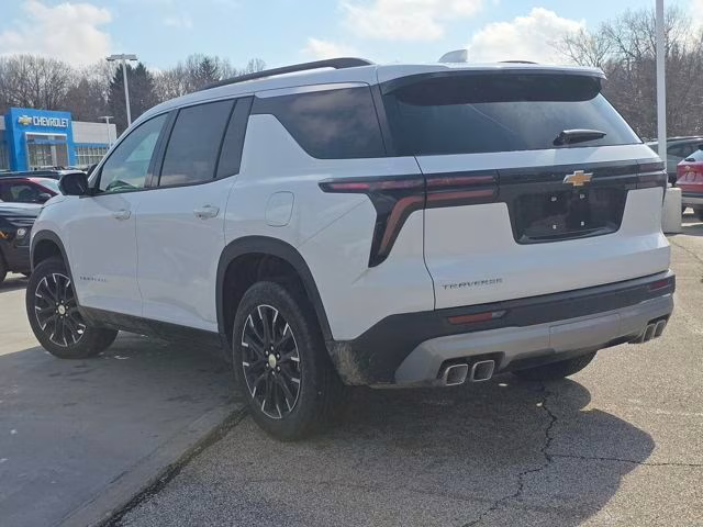2026 Summit White Chevrolet Traverse LT FWD SUV