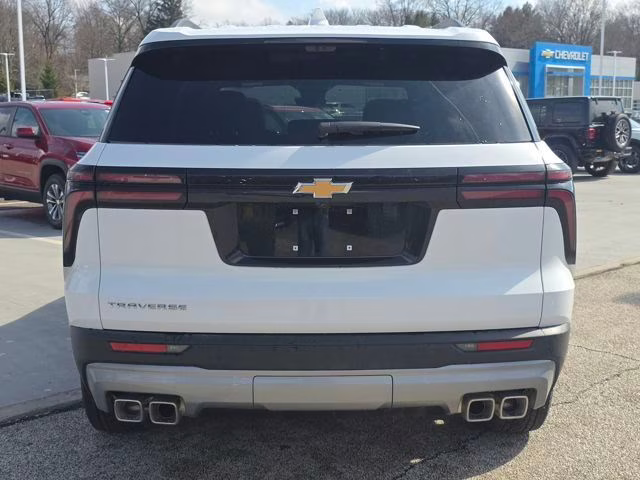 2026 Summit White Chevrolet Traverse LT FWD SUV