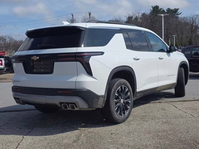 2026 Summit White Chevrolet Traverse LT FWD SUV