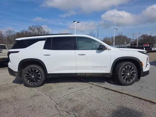 2026 Summit White Chevrolet Traverse LT FWD SUV