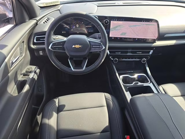 2026 Summit White Chevrolet Traverse LT FWD SUV
