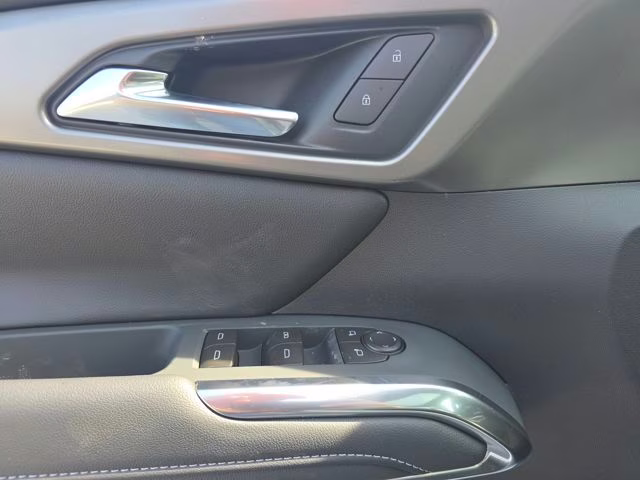 2026 Summit White Chevrolet Traverse LT FWD SUV