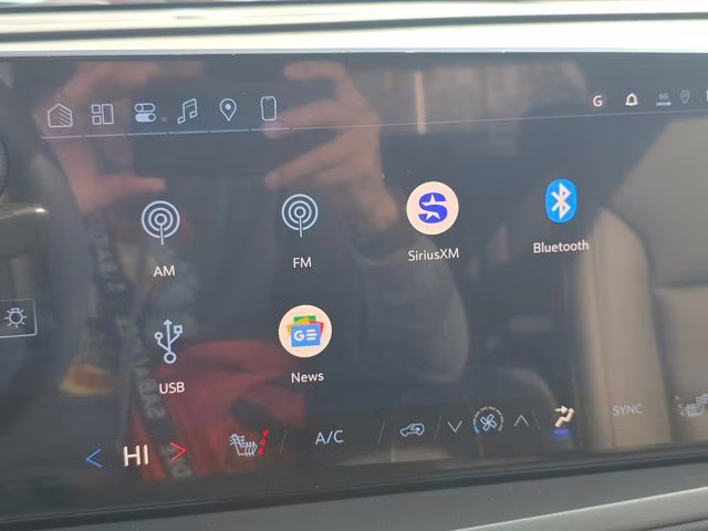 2026 Summit White Chevrolet Traverse LT FWD SUV