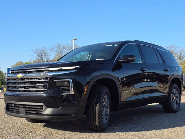 2026 Mosaic Black Metallic Chevrolet Traverse LT FWD SUV