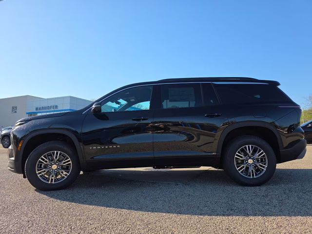 2026 Mosaic Black Metallic Chevrolet Traverse LT FWD SUV