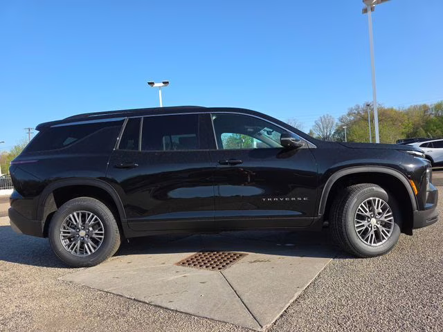 2026 Mosaic Black Metallic Chevrolet Traverse LT FWD SUV