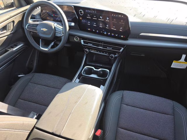 2026 Mosaic Black Metallic Chevrolet Traverse LT FWD SUV