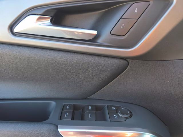 2026 Mosaic Black Metallic Chevrolet Traverse LT FWD SUV
