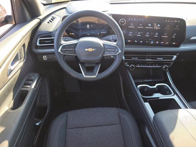 2026 Mosaic Black Metallic Chevrolet Traverse LT FWD SUV