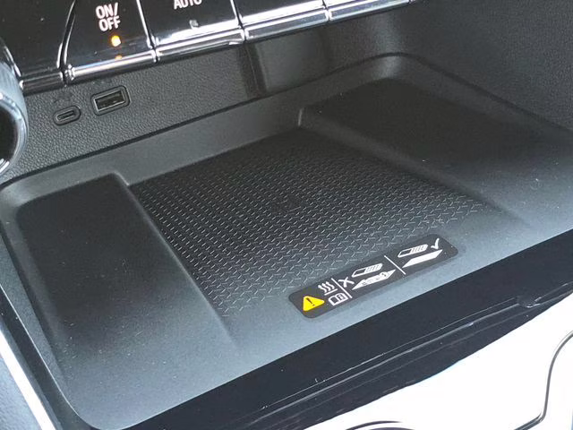 2026 Mosaic Black Metallic Chevrolet Traverse LT FWD SUV