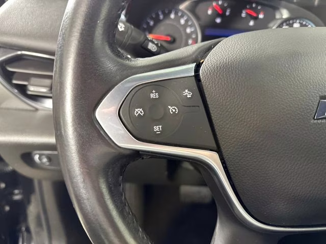 2022 Mosaic Black Metallic Chevrolet Traverse LT FWD SUV