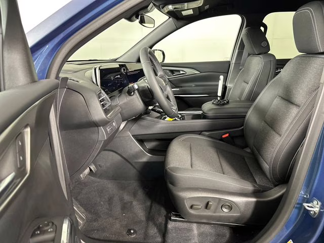 2025 Lakeshore Blue Metallic Chevrolet Traverse LT FWD SUV