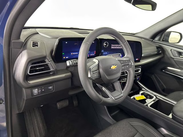 2025 Lakeshore Blue Metallic Chevrolet Traverse LT FWD SUV