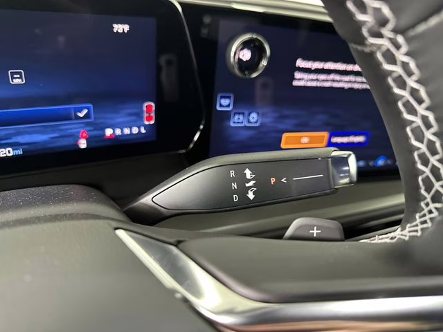 2025 Lakeshore Blue Metallic Chevrolet Traverse LT FWD SUV