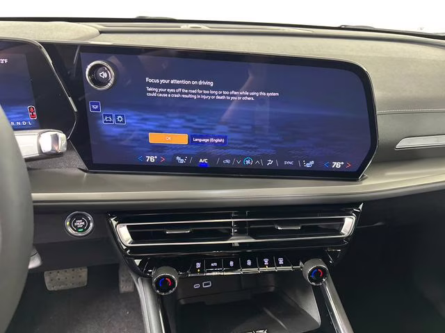 2025 Lakeshore Blue Metallic Chevrolet Traverse LT FWD SUV