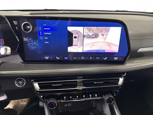 2025 Lakeshore Blue Metallic Chevrolet Traverse LT FWD SUV