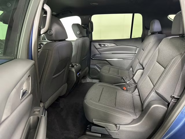 2025 Lakeshore Blue Metallic Chevrolet Traverse LT FWD SUV