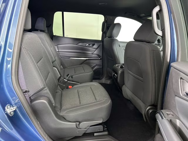 2025 Lakeshore Blue Metallic Chevrolet Traverse LT FWD SUV