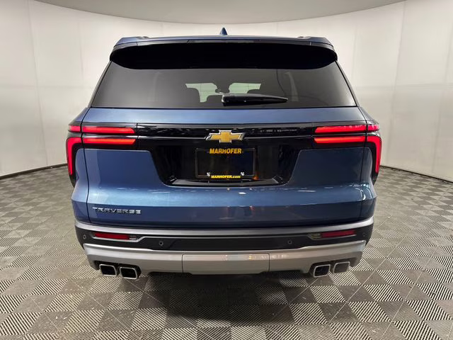 2025 Lakeshore Blue Metallic Chevrolet Traverse LT FWD SUV