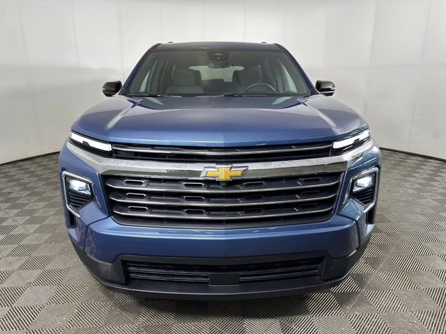 2025 Lakeshore Blue Metallic Chevrolet Traverse LT FWD SUV