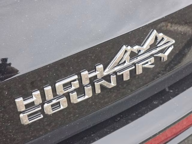 2026 Mosaic Black Metallic Chevrolet Traverse High Country FWD SUV