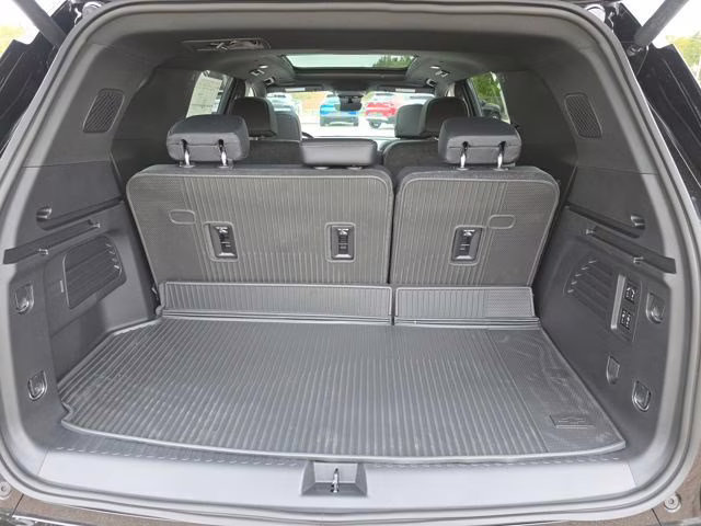 2026 Mosaic Black Metallic Chevrolet Traverse High Country FWD SUV