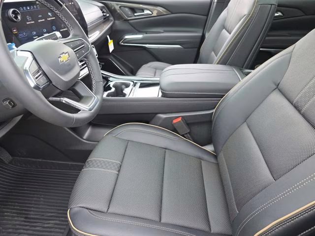 2026 Mosaic Black Metallic Chevrolet Traverse High Country FWD SUV