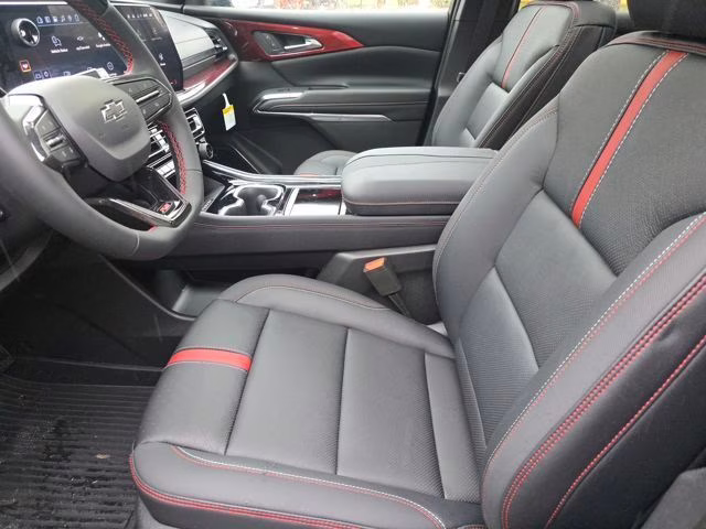2026 Mosaic Black Metallic Chevrolet Traverse RS FWD SUV
