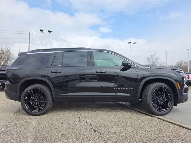 2026 Mosaic Black Metallic Chevrolet Traverse LT AWD SUV