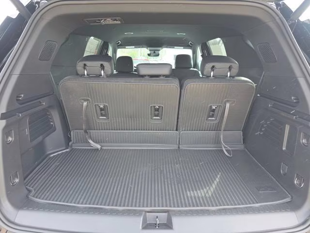2026 Mosaic Black Metallic Chevrolet Traverse LT AWD SUV