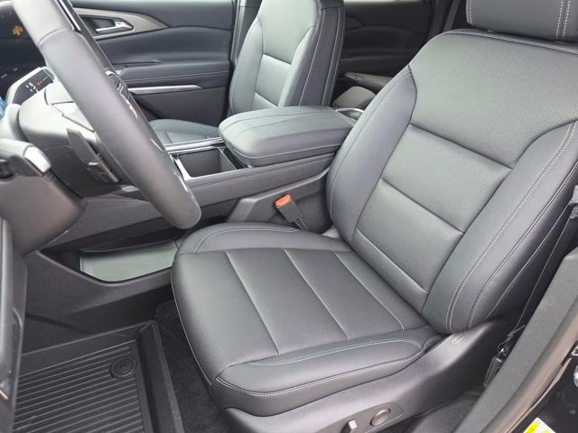 2026 Mosaic Black Metallic Chevrolet Traverse LT AWD SUV