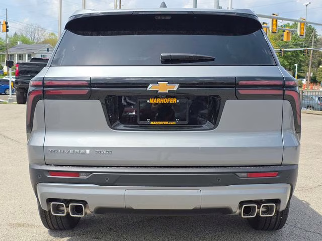 2026 Sterling Gray Metallic Chevrolet Traverse LT AWD SUV