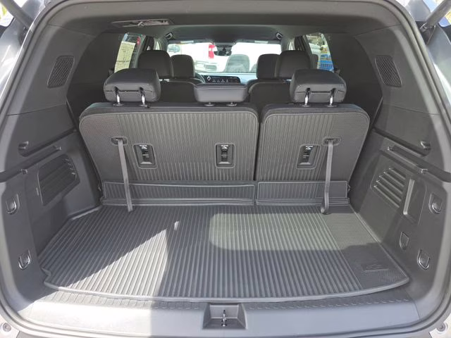 2026 Sterling Gray Metallic Chevrolet Traverse LT AWD SUV