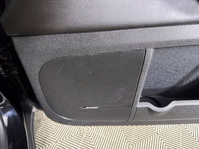 2017 Mosaic Black Metallic Chevrolet Traverse Premier FWD SUV