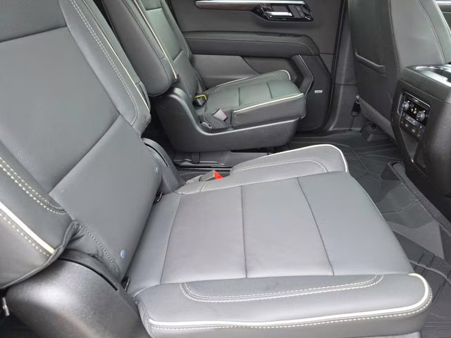 2026 Polar White Tricoat Chevrolet Suburban Premier 4X4 SUV