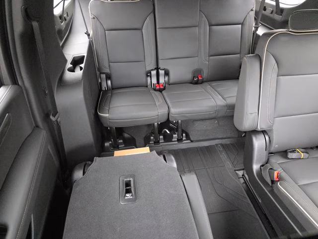 2026 Polar White Tricoat Chevrolet Suburban Premier 4X4 SUV