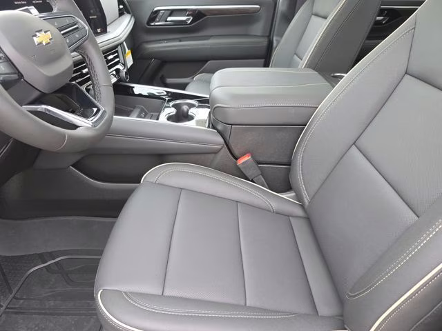 2026 Polar White Tricoat Chevrolet Suburban Premier 4X4 SUV