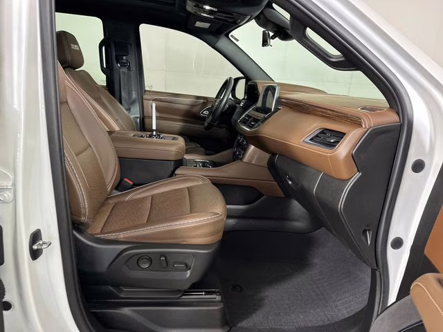 2023 Iridescent Pearl Tricoat Chevrolet Tahoe High Country 4X4 SUV