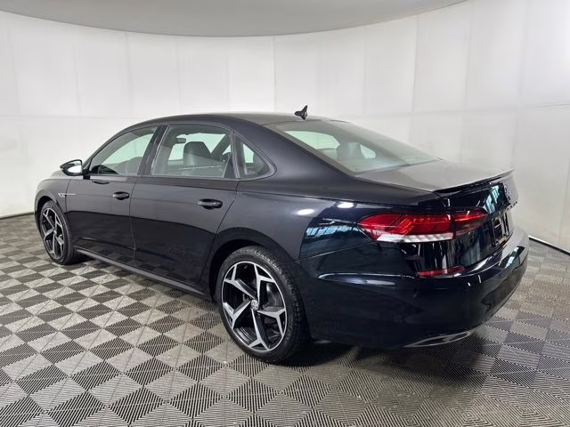 2021 Deep Black Volkswagen Passat 2.0T R-Line FWD Sedan