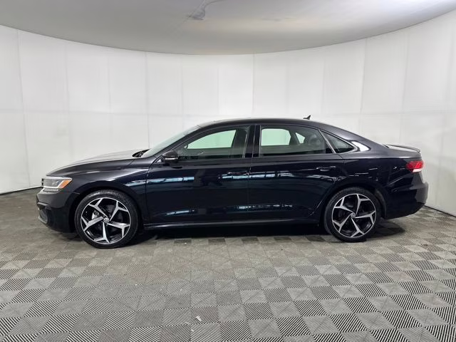 2021 Deep Black Volkswagen Passat 2.0T R-Line FWD Sedan