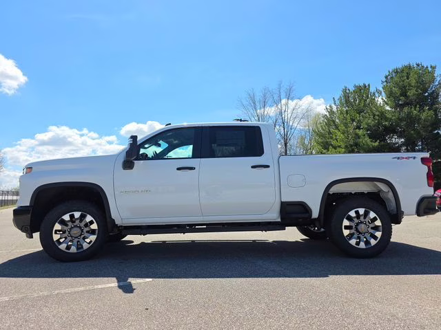 2026 Summit White Chevrolet Silverado 2500HD Custom 4X4 Truck