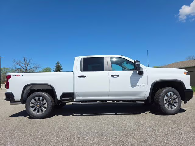 2026 Summit White Chevrolet Silverado 2500HD Custom 4X4 Truck