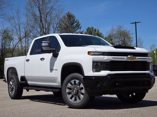 2026 Summit White Chevrolet Silverado 2500HD Custom 4X4 Truck