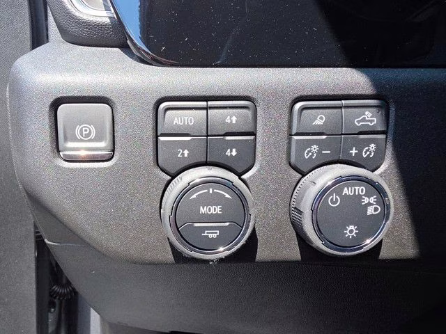 2025 Sterling Gray Metallic Chevrolet Silverado 1500 LT 4X4 Truck