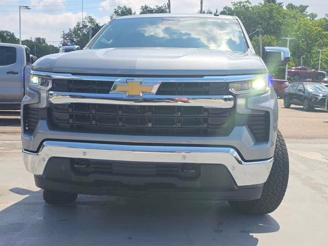 2025 Sterling Gray Metallic Chevrolet Silverado 1500 LT 4X4 Truck