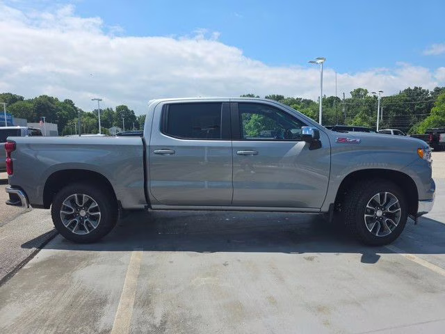 2025 Sterling Gray Metallic Chevrolet Silverado 1500 LT 4X4 Truck