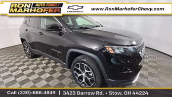 2024 Diamond Black Crystal Pearlcoat Jeep Compass Limited 4X4 SUV