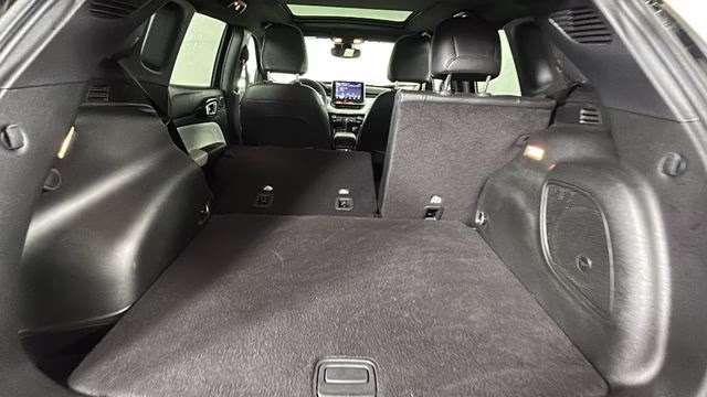 2024 Diamond Black Crystal Pearlcoat Jeep Compass Limited 4X4 SUV